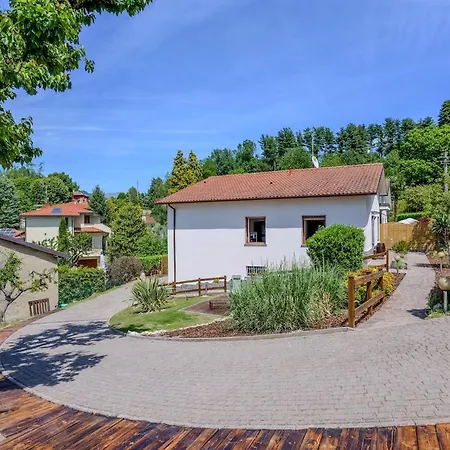 アパート With Garden Relaxation, Parking, Wi-fi, In Oggiono