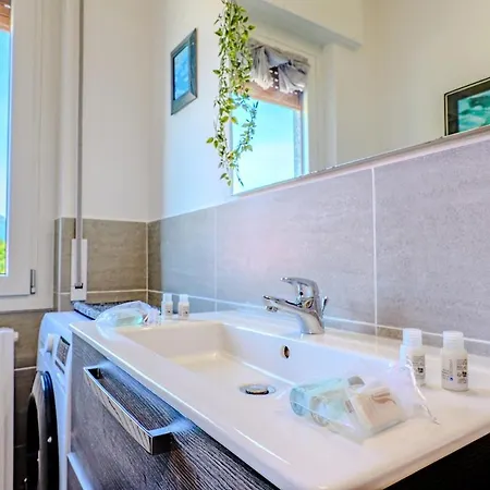 アパート With Garden Relaxation, Parking, Wi-fi, In Oggiono